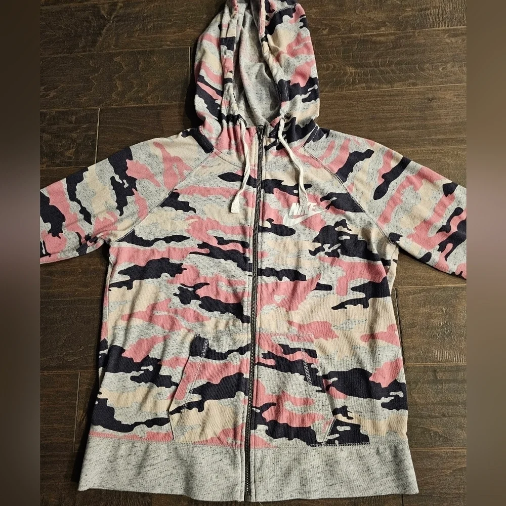 Nike Women's Camouflage Hooded Sweatshirt sz large